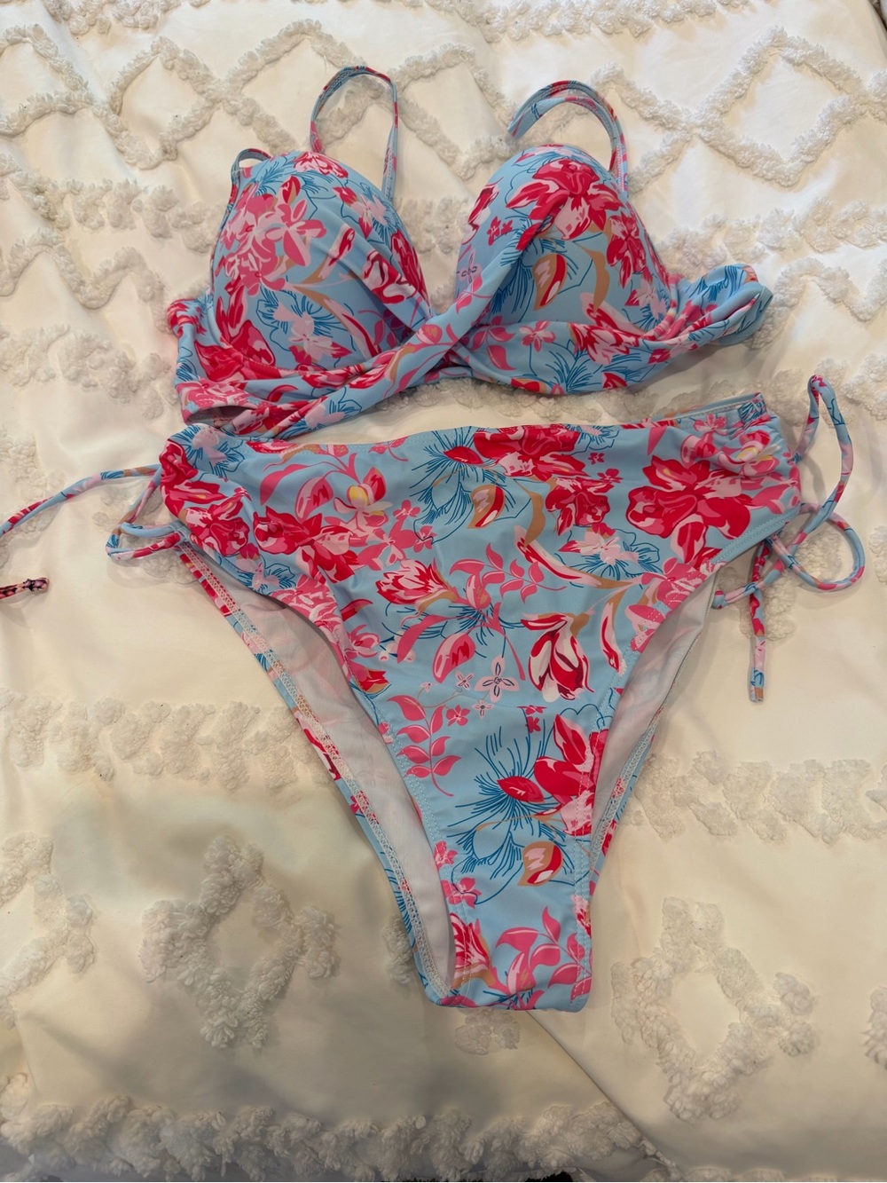 Floral Underwire Bikini Set in Light Blue and Pink